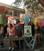Filename=IASIP_1x02_0027.jpg
Filesize=237KiB
Dimensions=640x480
Date added=Jul 20, 2024 IASIP_1x02_0027.jpg