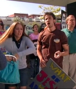 Filename=IASIP_1x02_0085.jpg
Filesize=200KiB
Dimensions=640x480
Date added=Jul 20, 2024 IASIP_1x02_0085.jpg