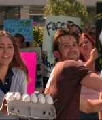 Filename=IASIP_1x02_0096.jpg
Filesize=195KiB
Dimensions=640x480
Date added=Jul 20, 2024 IASIP_1x02_0096.jpg