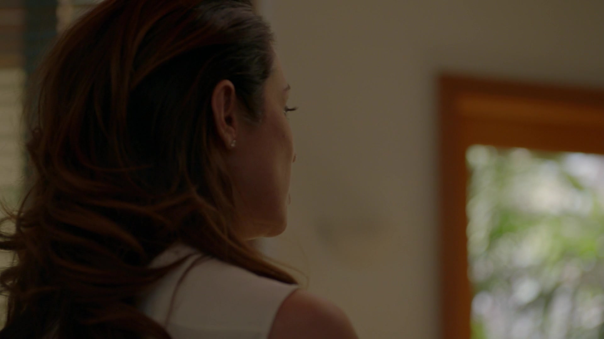 911_1x02_051.jpg