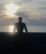 2x05_002.jpg