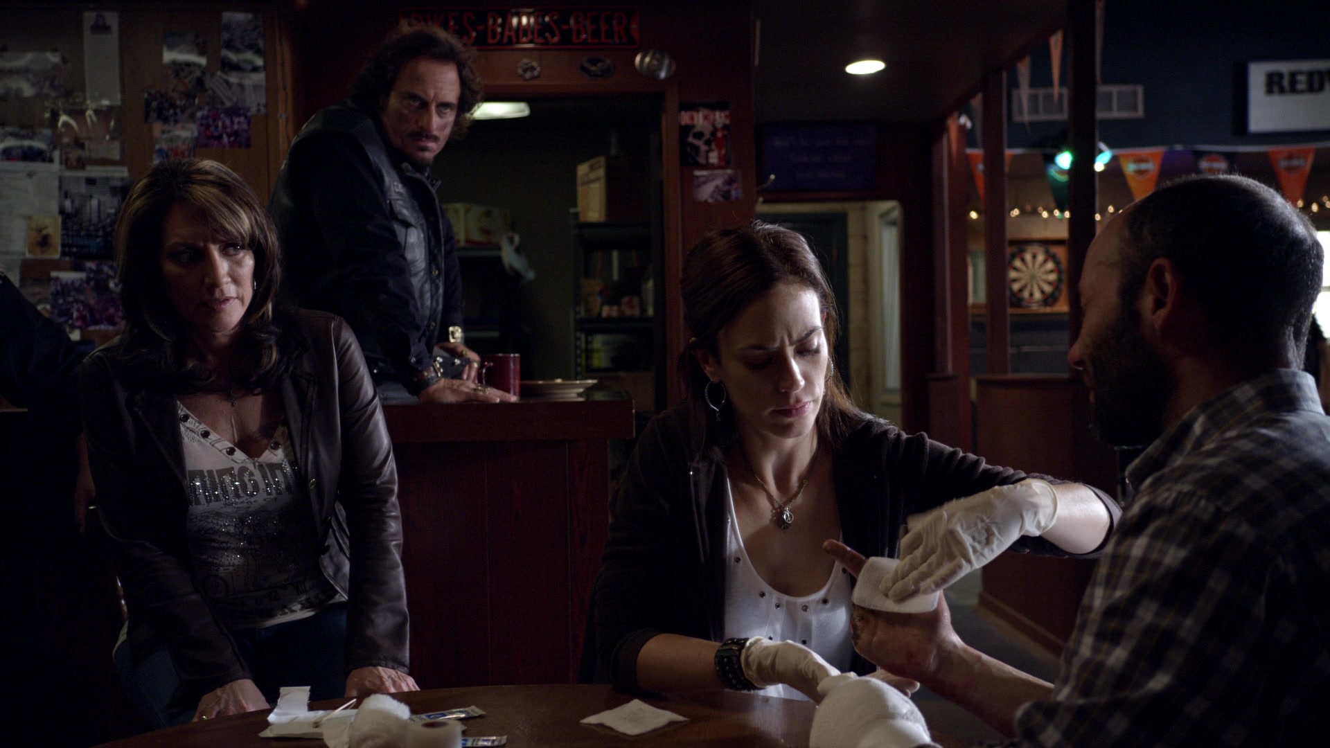 sons_of_anarchy_s02e12_110.jpg