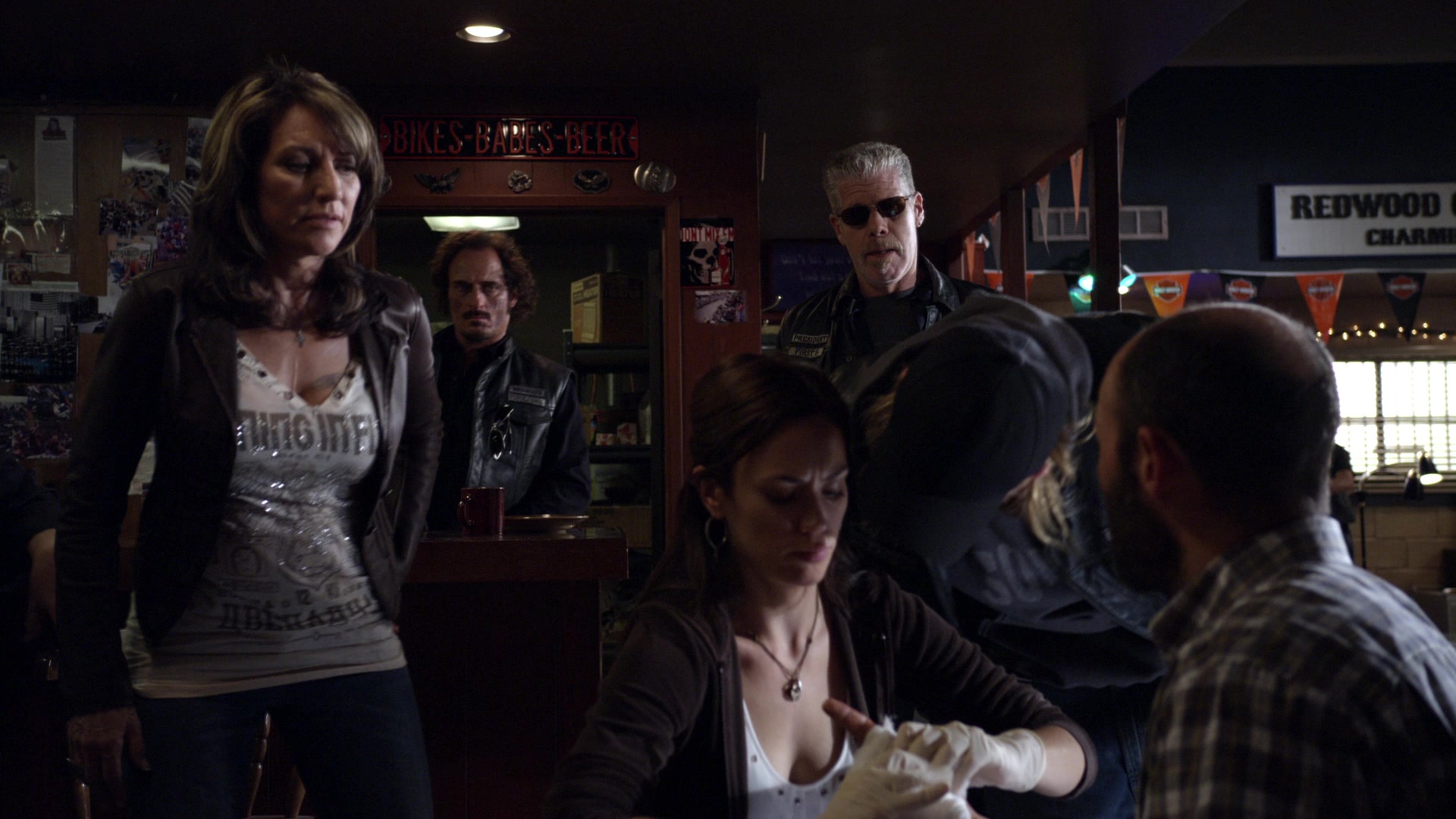 sons_of_anarchy_s02e12_112.jpg