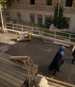 lot_s02e01_017.jpg
