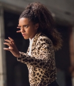 2x05_001.jpg