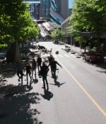 lot_s03e01_004.jpg