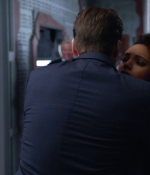 lot_s04e06_012.jpg