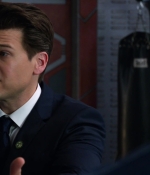 lot_s04e06_033.jpg