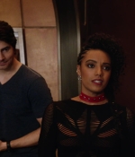 lot_s04e06_048.jpg