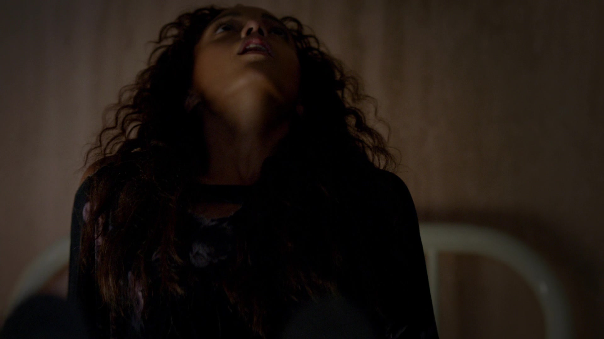 TO2x09_002.jpg