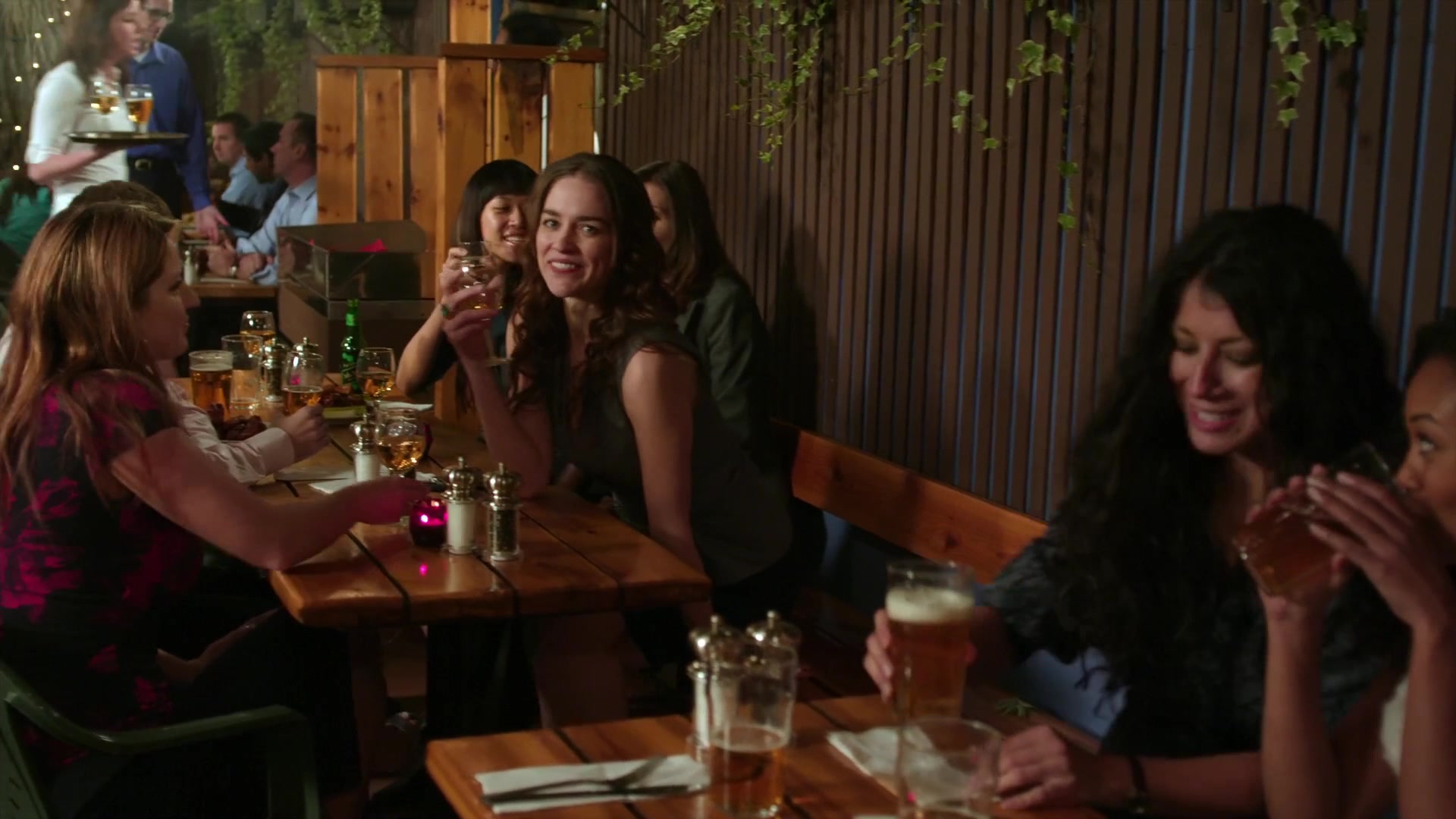 CovertAffairs1x01_009.jpg