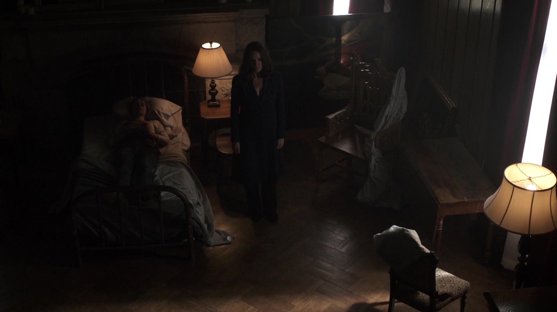 Damien1x10_0034.jpg