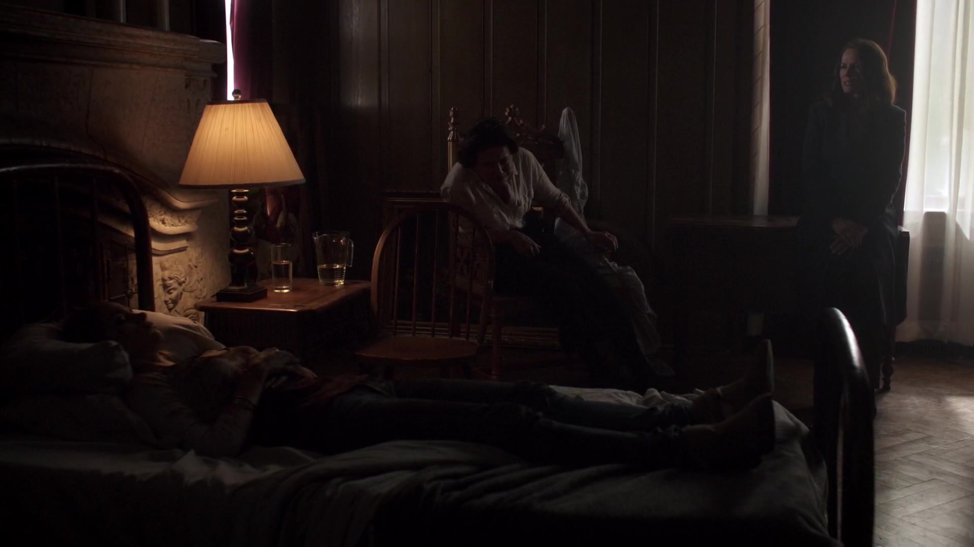 Damien1x10_0049.jpg